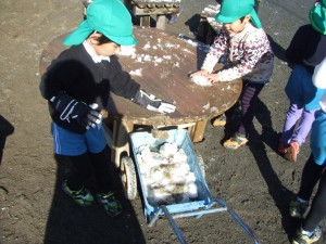 雪に大喜び！